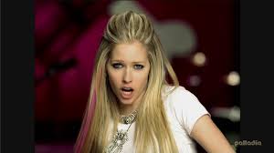 Кадры клипа Avril Lavigne  - Girlfriend 